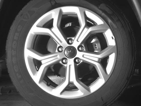 Used 2025 Jeep Compass Latitude AWD/4WD image 15