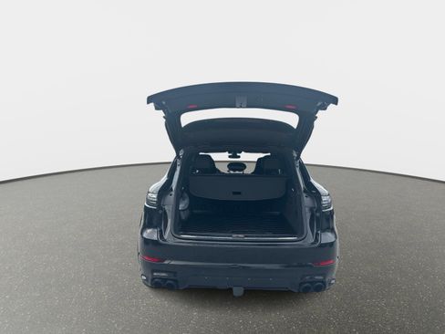 Used 2022 Porsche Cayenne GTS AWD/4WD image 10
