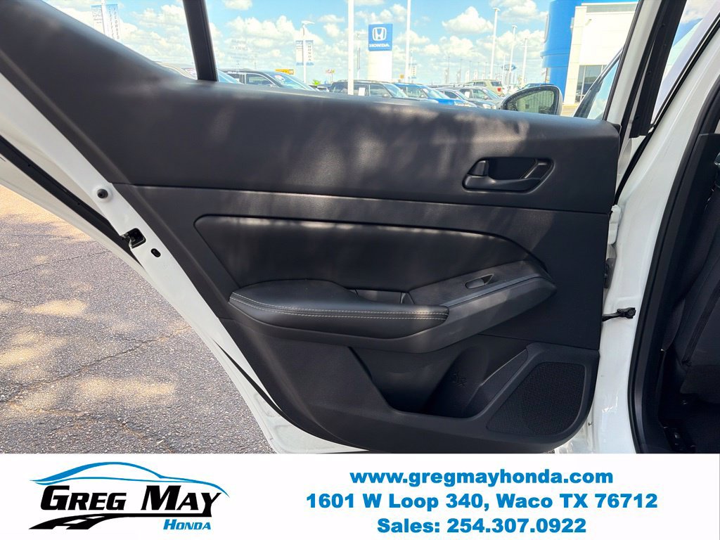 Used 2024 Nissan Altima 2.5 SV FWD image 17