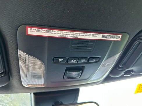 Used 2021 Toyota Corolla SE FWD image 26