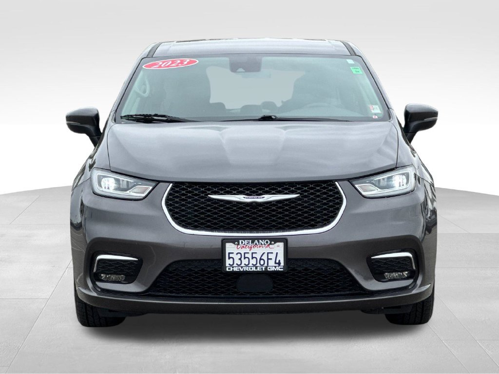 Used 2023 Chrysler Pacifica Touring-L FWD image 8