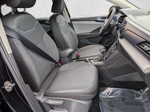 Used 2024 Volkswagen Taos SE image 21