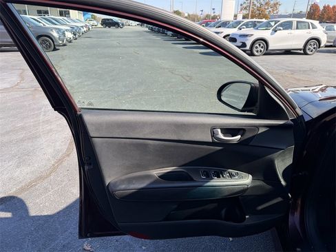 Used 2019 Kia Optima LX image 16