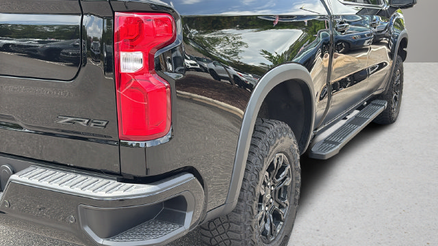 Used 2025 Chevrolet Silverado 1500 ZR2 w/ Technology Package AWD/4WD image 36