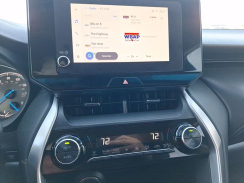 Used 2024 Toyota Venza LE image 27