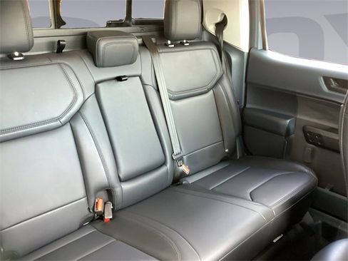 Certified 2024 Ford Maverick Lariat w/ Black Appearance Package image 18