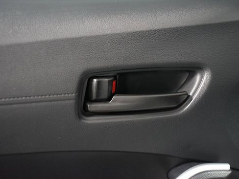 Certified 2024 Toyota Corolla Cross LE image 32