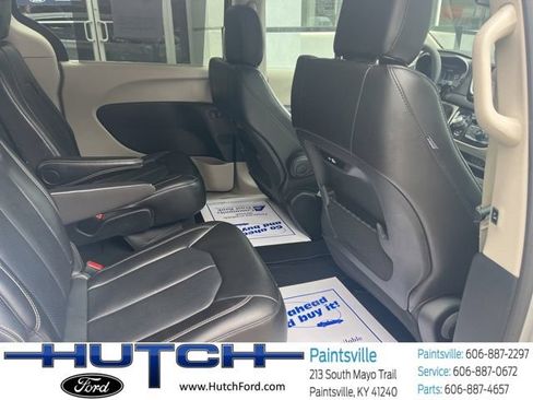 Used 2024 Chrysler Pacifica Touring-L FWD image 49