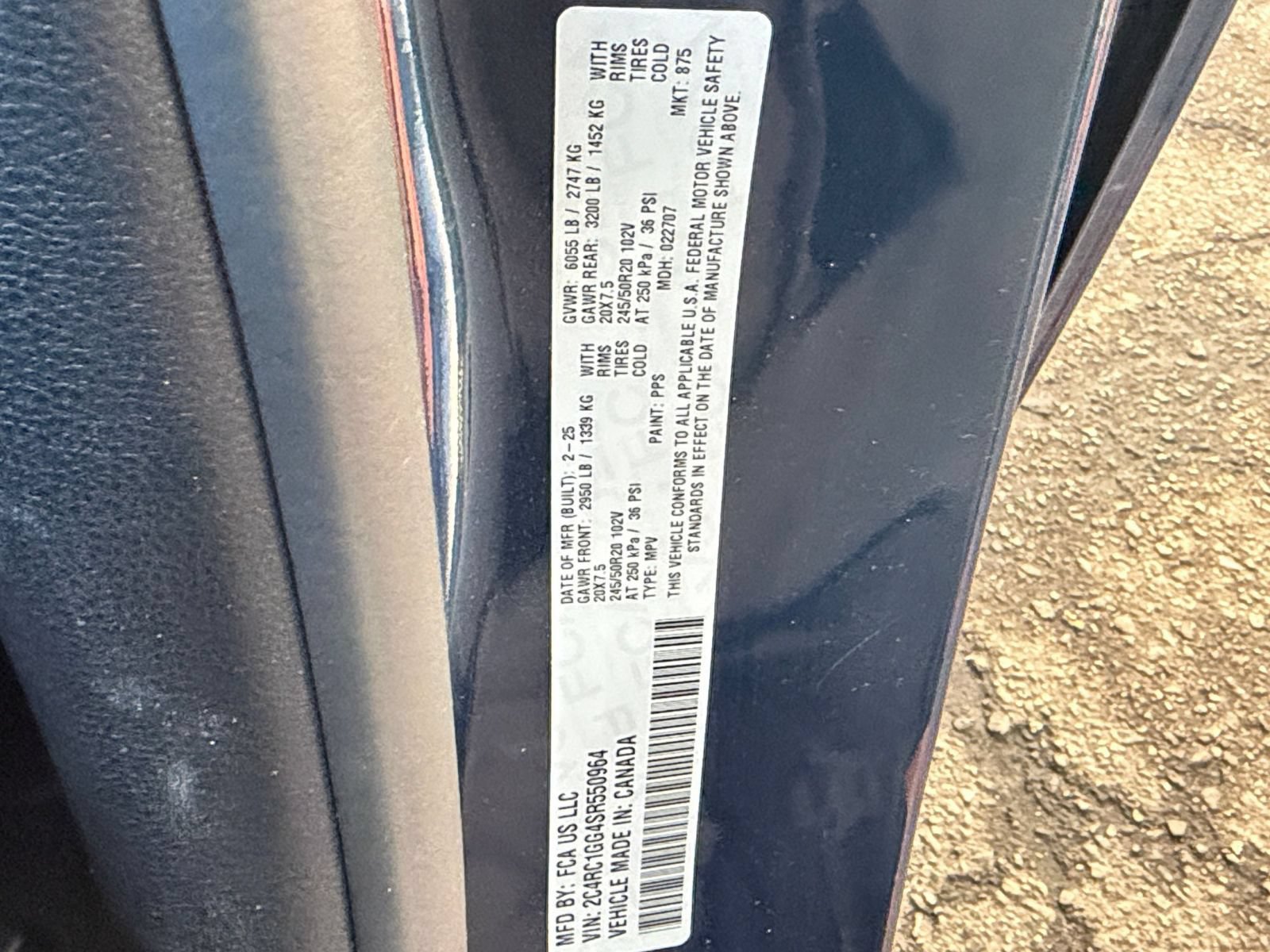Used 2025 Chrysler Pacifica Limited FWD image 33