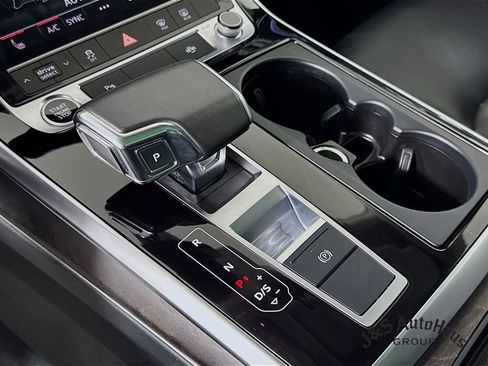 Used 2022 Audi Q8 Premium w/ Convenience Package image 21