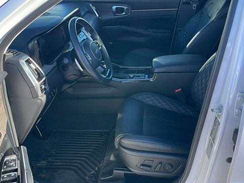 Used 2023 Kia Sorento SX Prestige image 26