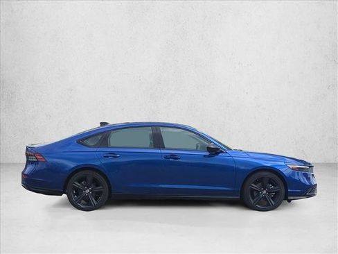 Used 2025 Honda Accord Sport image 4
