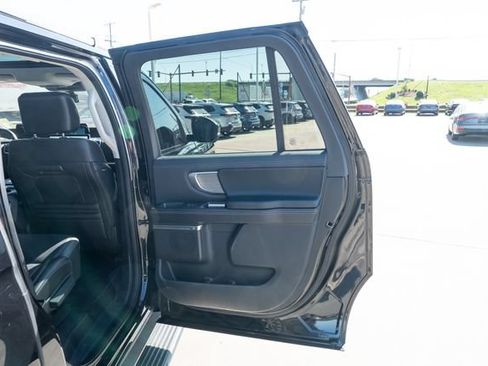 Used 2025 Ford Expedition Max Platinum AWD/4WD image 15