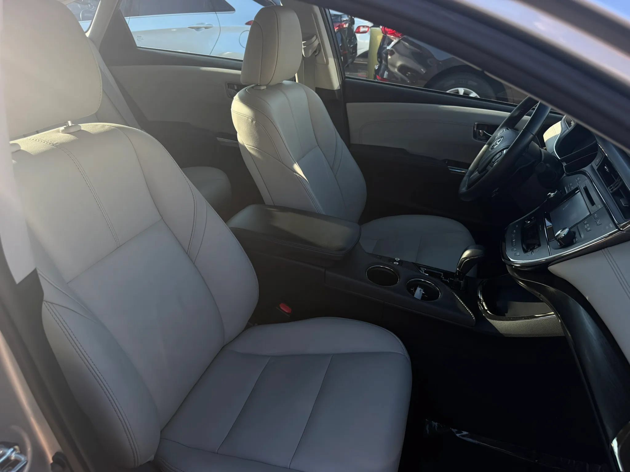 Used 2016 Toyota Avalon XLE FWD image 13