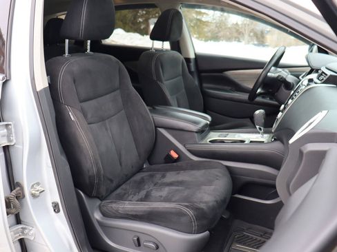 Used 2018 Nissan Murano SV w/ Premium Package image 19