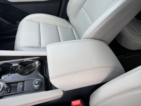 Used 2025 Ford Explorer Active w/ Active Comfort Package image 14