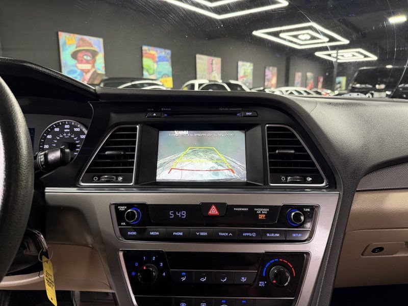 Used 2017 Hyundai Sonata SE FWD image 13
