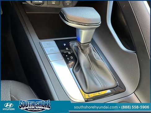 Certified 2021 Hyundai Elantra SE image 32
