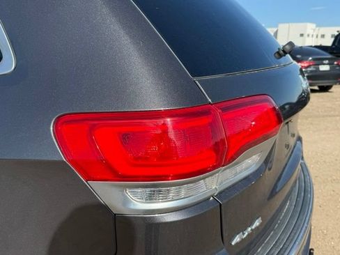 Used 2018 Jeep Grand Cherokee Limited AWD/4WD image 13