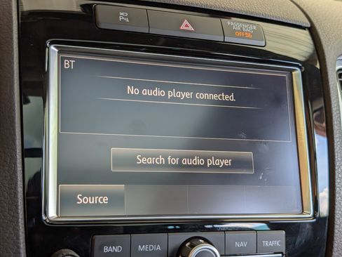 Used 2014 Volkswagen Touareg Executive AWD/4WD image 31