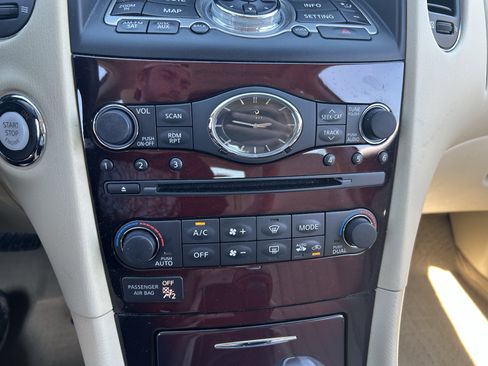 Used 2017 INFINITI QX50 AWD w/ Premium Plus Package image 14