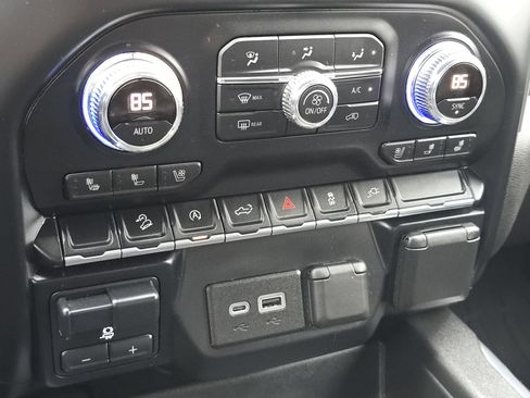 Used 2020 GMC Sierra 1500 SLT w/ SLT Premium Package image 23