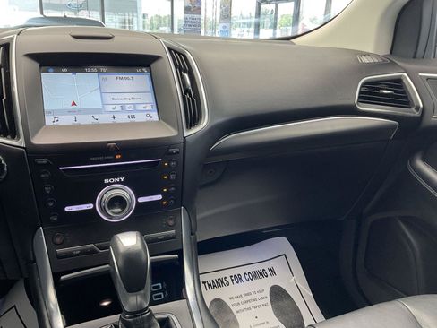 Used 2018 Ford Edge Titanium w/ Technology Package AWD/4WD image 17