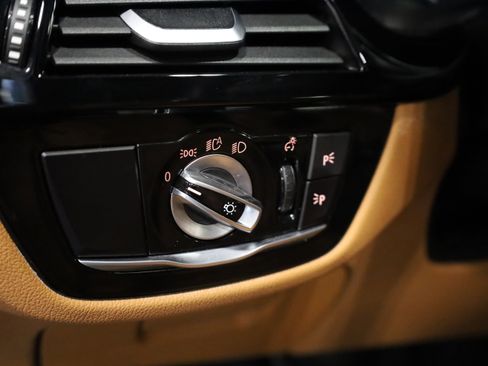 Used 2019 BMW 540i xDrive w/ Convenience Package image 19