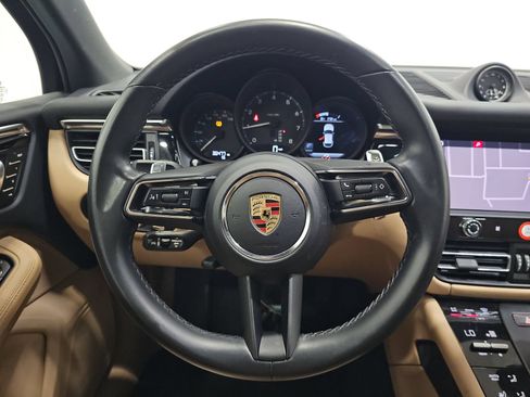 Used 2023 Porsche Macan AWD/4WD image 10