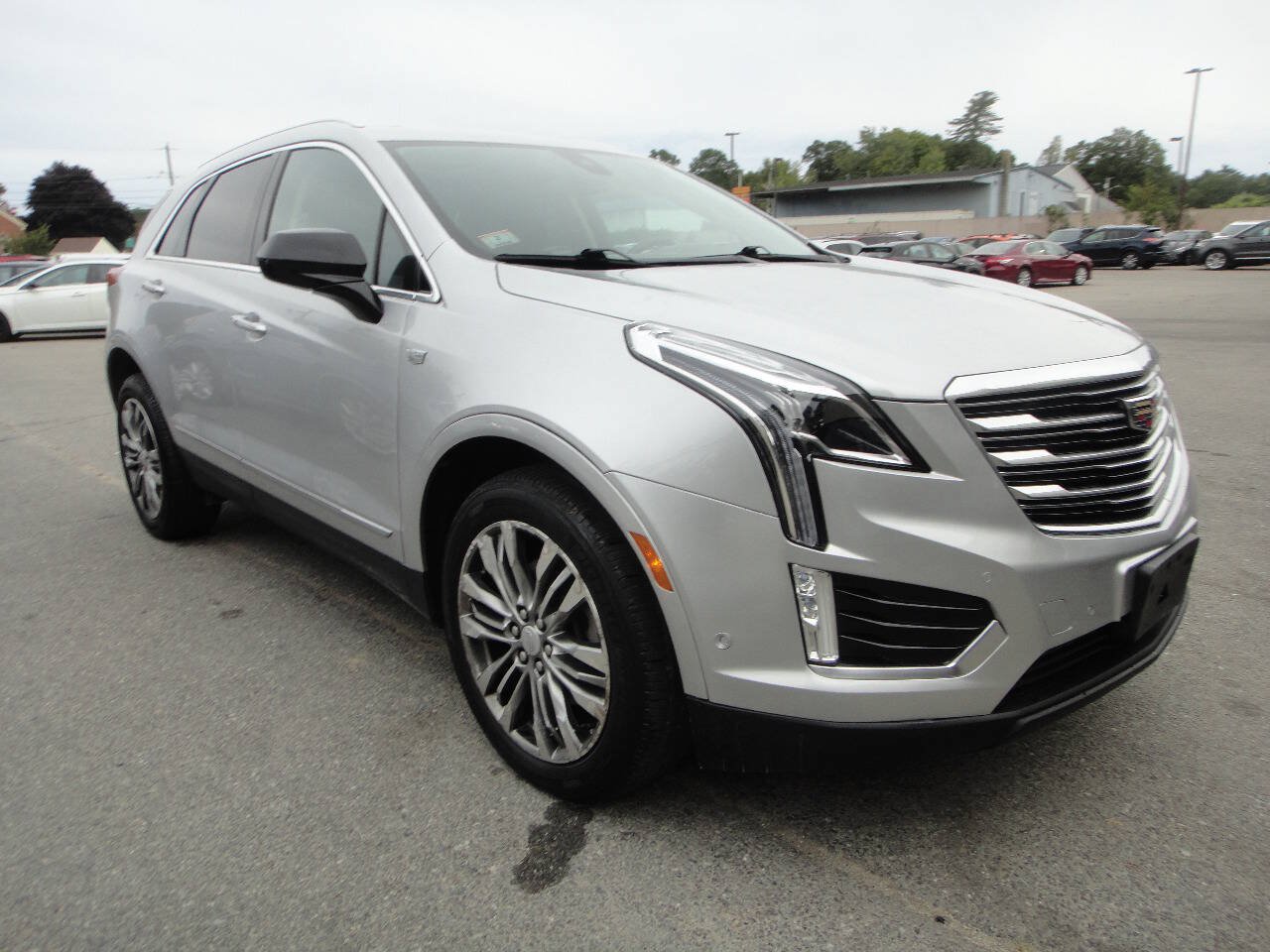 Used 2018 Cadillac XT5 Premium Luxury w/ Driver Assist Package AWD/4WD image 3