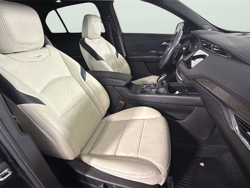 Used 2023 Cadillac XT4 Sport image 32