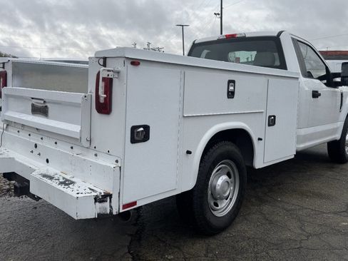 Used 2019 Ford F250 XL w/ Power Equipment Group image 4