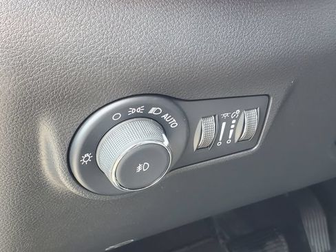 Used 2026 Jeep Compass Limited AWD/4WD image 9
