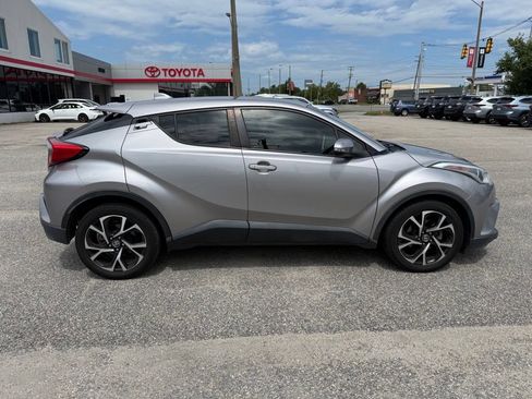 Used 2019 Toyota C-HR XLE FWD image 8