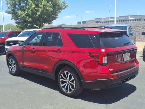 Certified 2025 Ford Explorer ST-Line RWD image 6