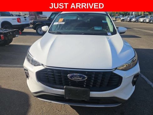 Used 2023 Ford Escape SE w/ PHEV Premium Package FWD image 2
