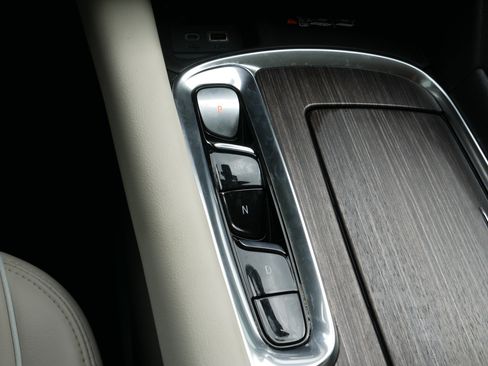 Used 2022 Buick Enclave Avenir w/ Avenir Technology Package image 24