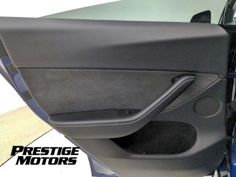 Used 2023 Tesla Model Y Long Range AWD/4WD image 25