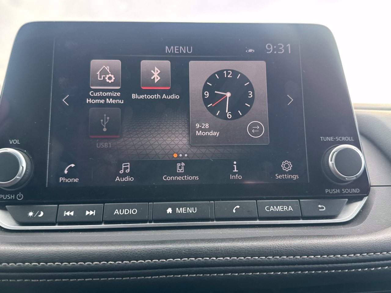 Certified 2025 Nissan Rogue SV FWD image 45