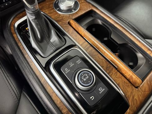 Used 2024 Nissan Armada SL w/ Captain's Chairs Package image 23