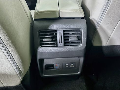 Used 2023 Nissan Rogue SL w/ SL Premium Package FWD image 29