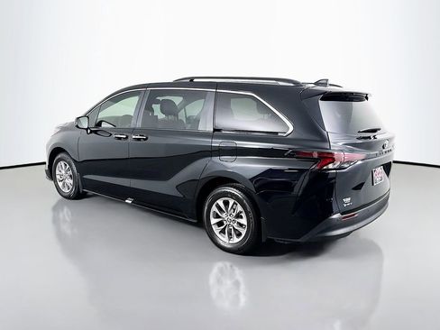 Certified 2025 Toyota Sienna XLE w/ XLE Plus Package image 7
