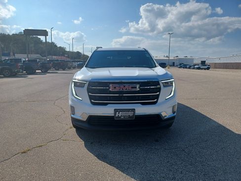 Used 2026 GMC Acadia AWD Elevation w/ Elevation Premium Package image 8