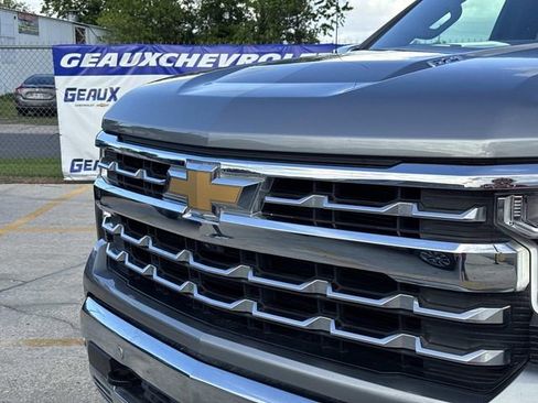Used 2024 Chevrolet Silverado 1500 LTZ AWD/4WD image 3