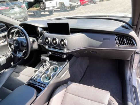 Used 2023 Kia Stinger GT-Line w/ Sun & Sound Package RWD image 9
