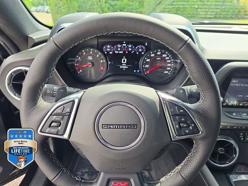 Certified 2019 Chevrolet Camaro SS RWD image 18