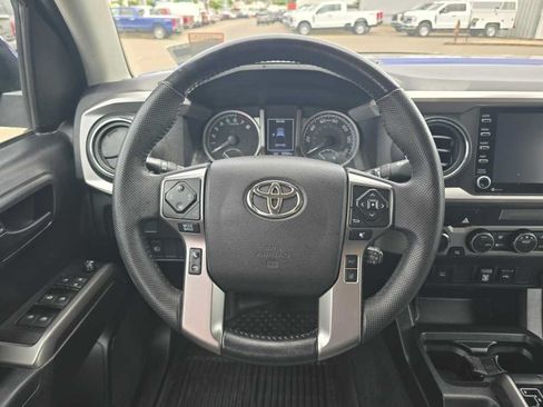 Used 2022 Toyota Tacoma SR5 AWD/4WD image 11