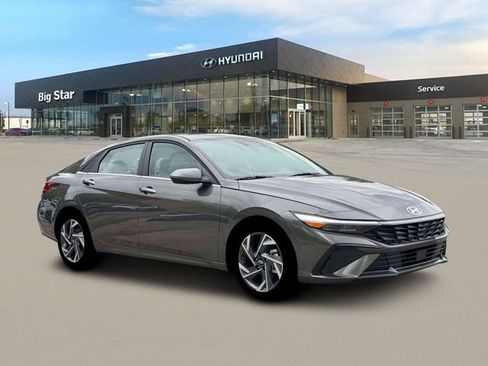Used 2026 Hyundai Elantra Limited w/ Cargo Package FWD image 10