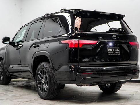 Used 2024 Toyota Sequoia Platinum image 11