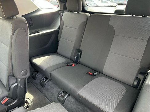 Used 2020 Chevrolet Traverse LT image 12